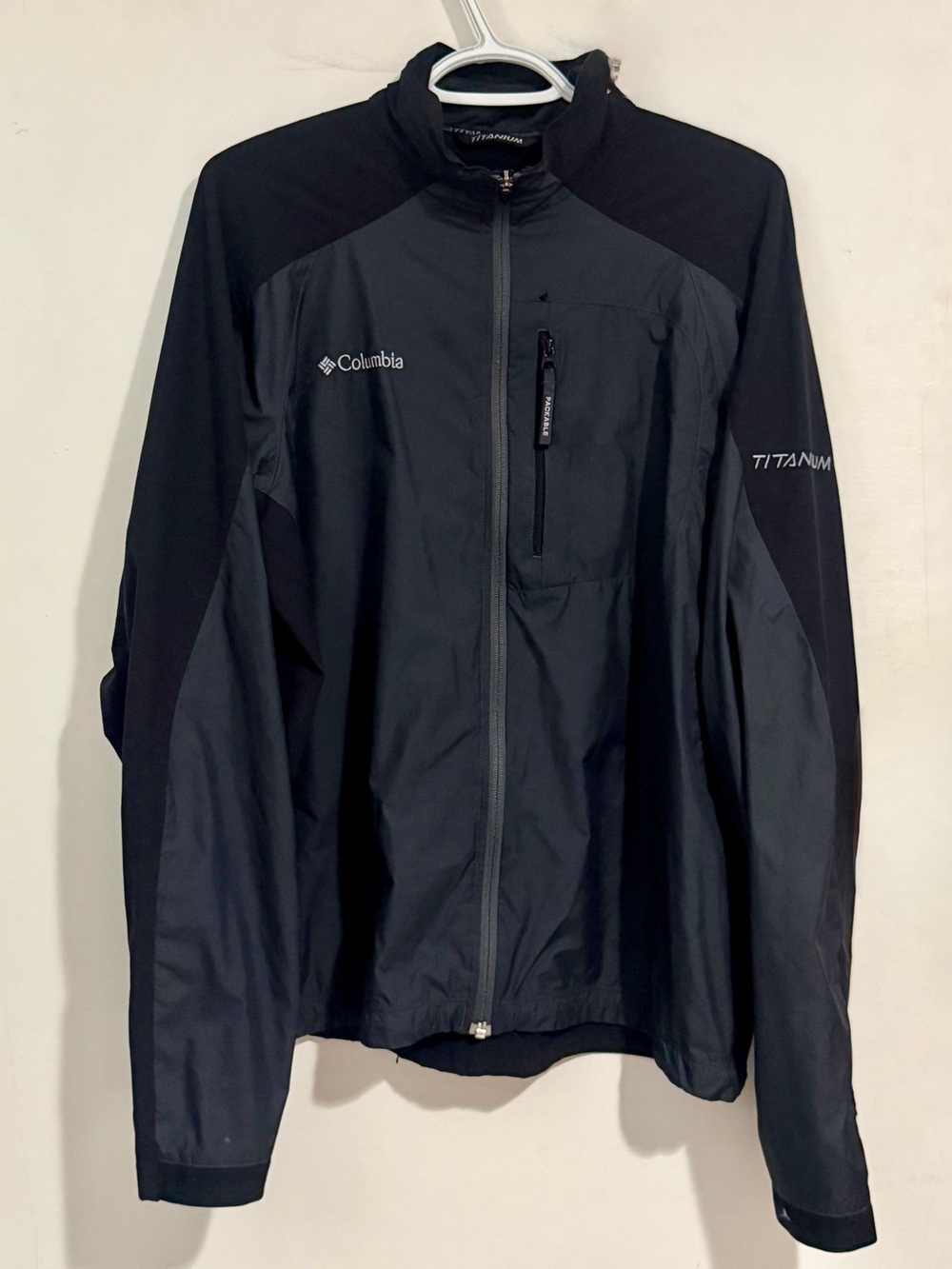 Columbia Titanium Men's Black and Charcoal Performance Jacket